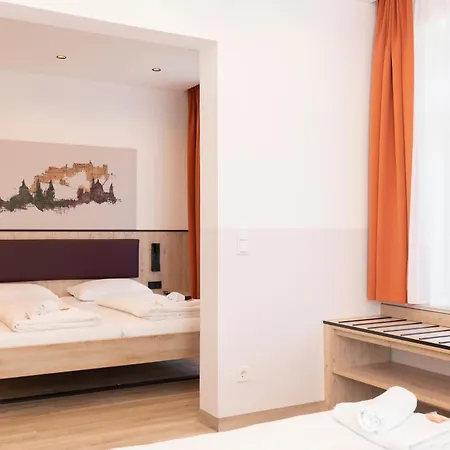 Villa Floeckner Bed & Breakfast-3